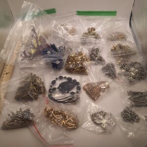Lot of 21 used unbranded necklaces
